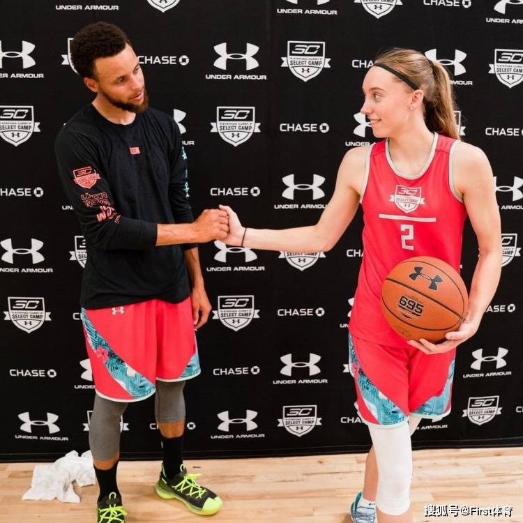 九游娱乐-勒沃库森训练开放日；窗口期内部沟通引欢呼；荷甲在即；年轻球员得到机会的简单介绍