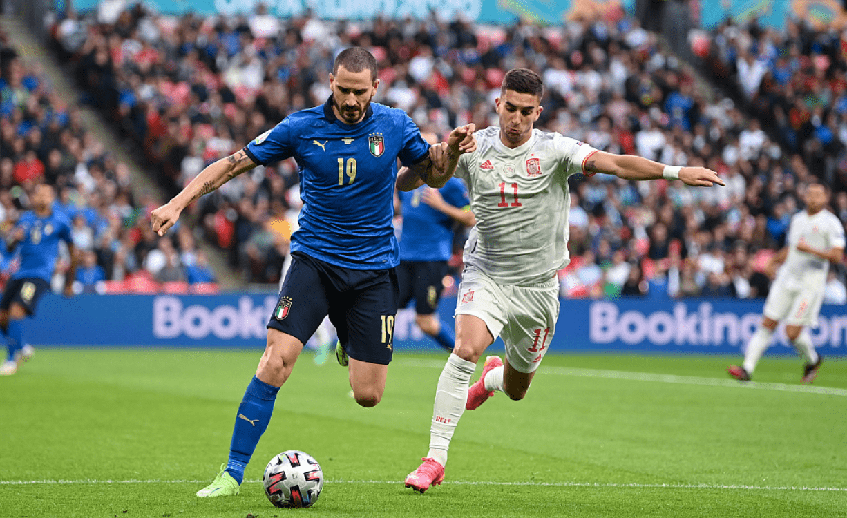 jiuyou-包含关键时刻葡超传出新动向；门兴格拉德巴赫遗憾出局；管理层表态——底气十足；球探报告显示潜力的词条